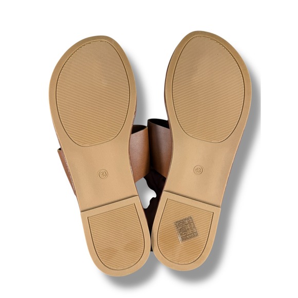 Toe Ring Sandals Gold Accent Slide On Flats Casual Summer Shoes Sz 11 Flip flops - Picture 8 of 11